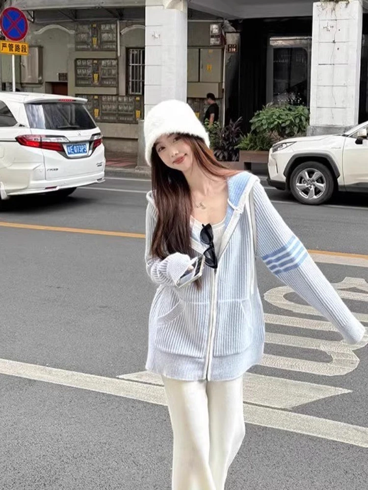 设计慵懒风条纹针织连帽外套女韩系秋季baby蓝学院风毛衣外套开衫