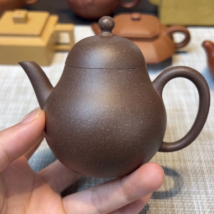 紫砂茶壶梨，容量140毫升，紫泥