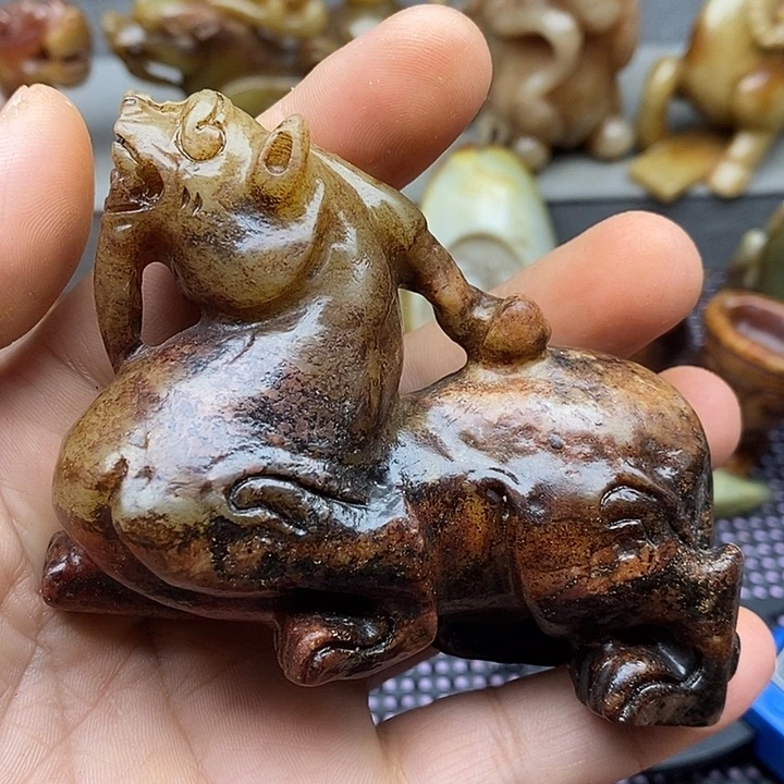 未镶嵌蛇纹石玉颈饰