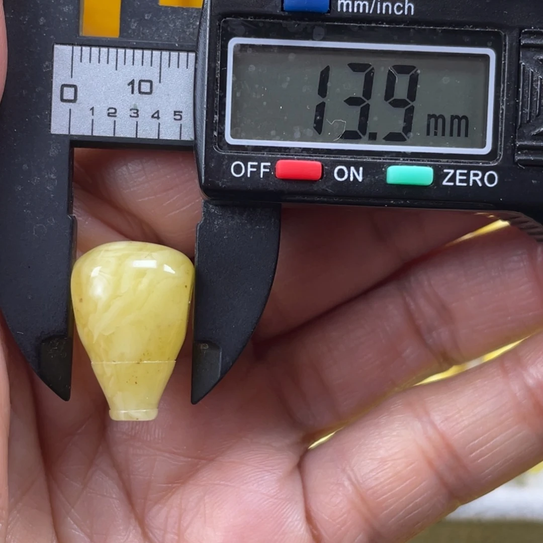 蜜蜡未镶嵌裸石12杂