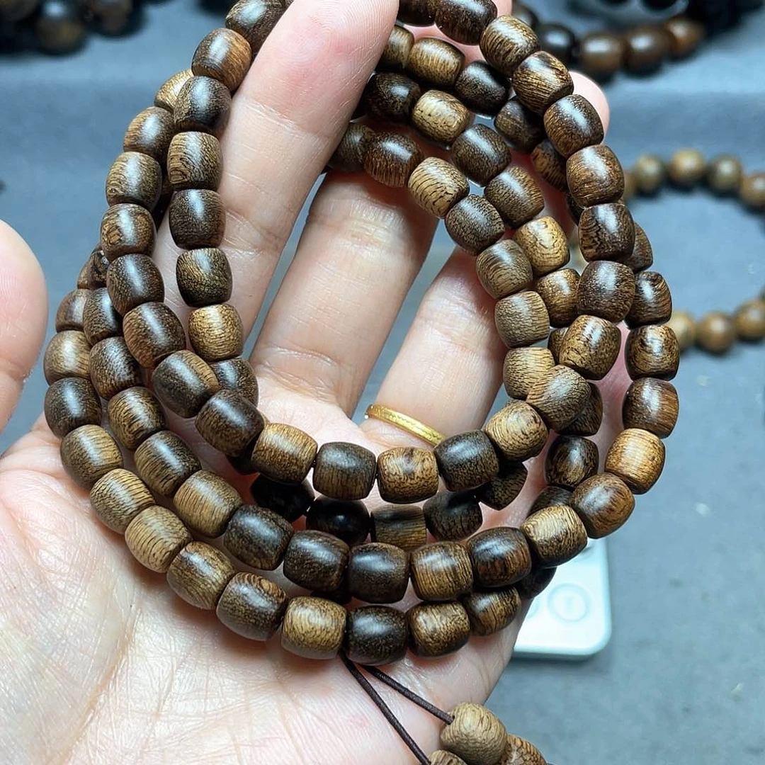 沉香手串白棋瘤疤0.7