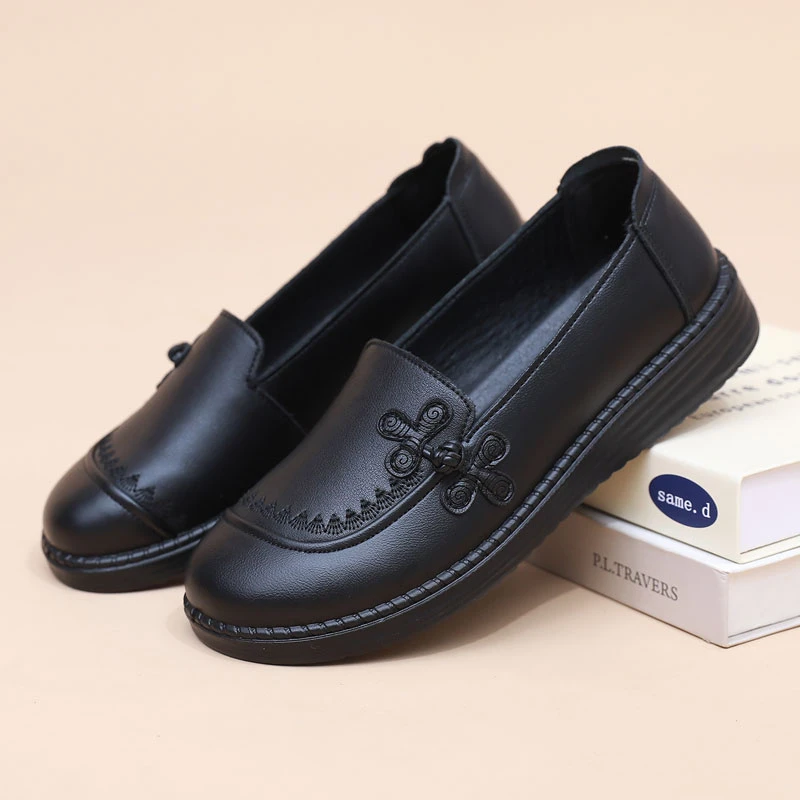 舒适妈妈鞋2025秋季单鞋轻便不累脚中老年牛皮鞋平底防滑老人女鞋