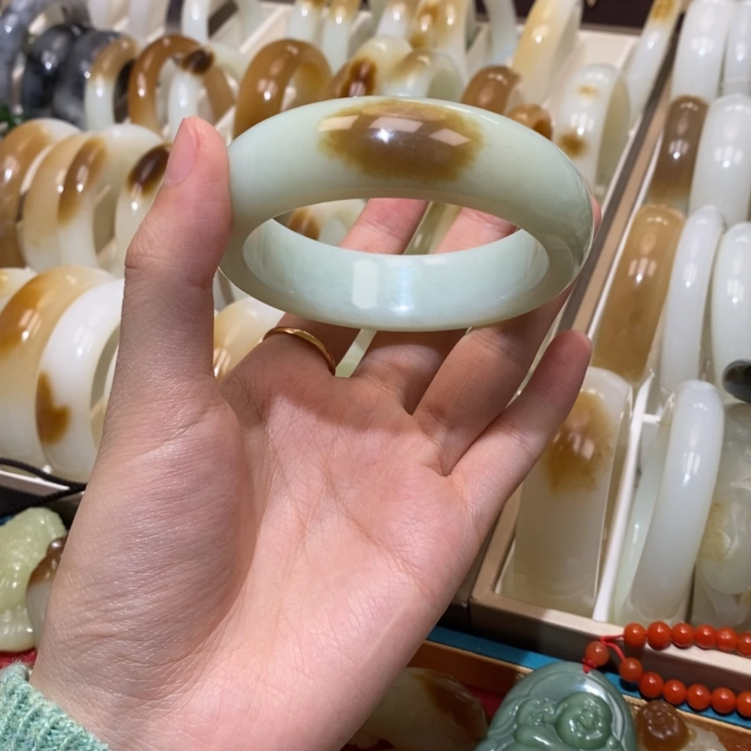 未镶嵌手镯和田玉