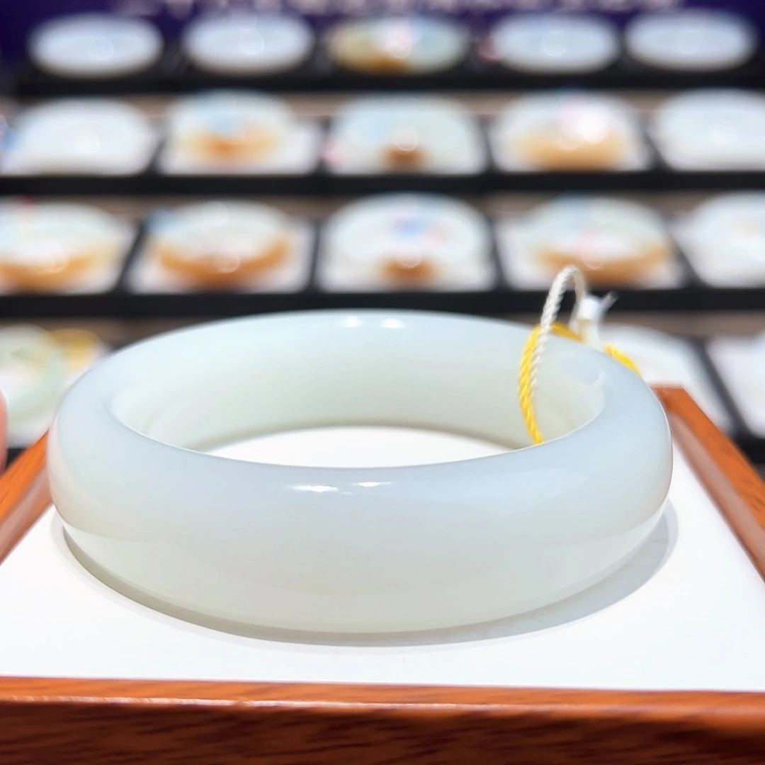 和田玉手镯未镶嵌优**乐