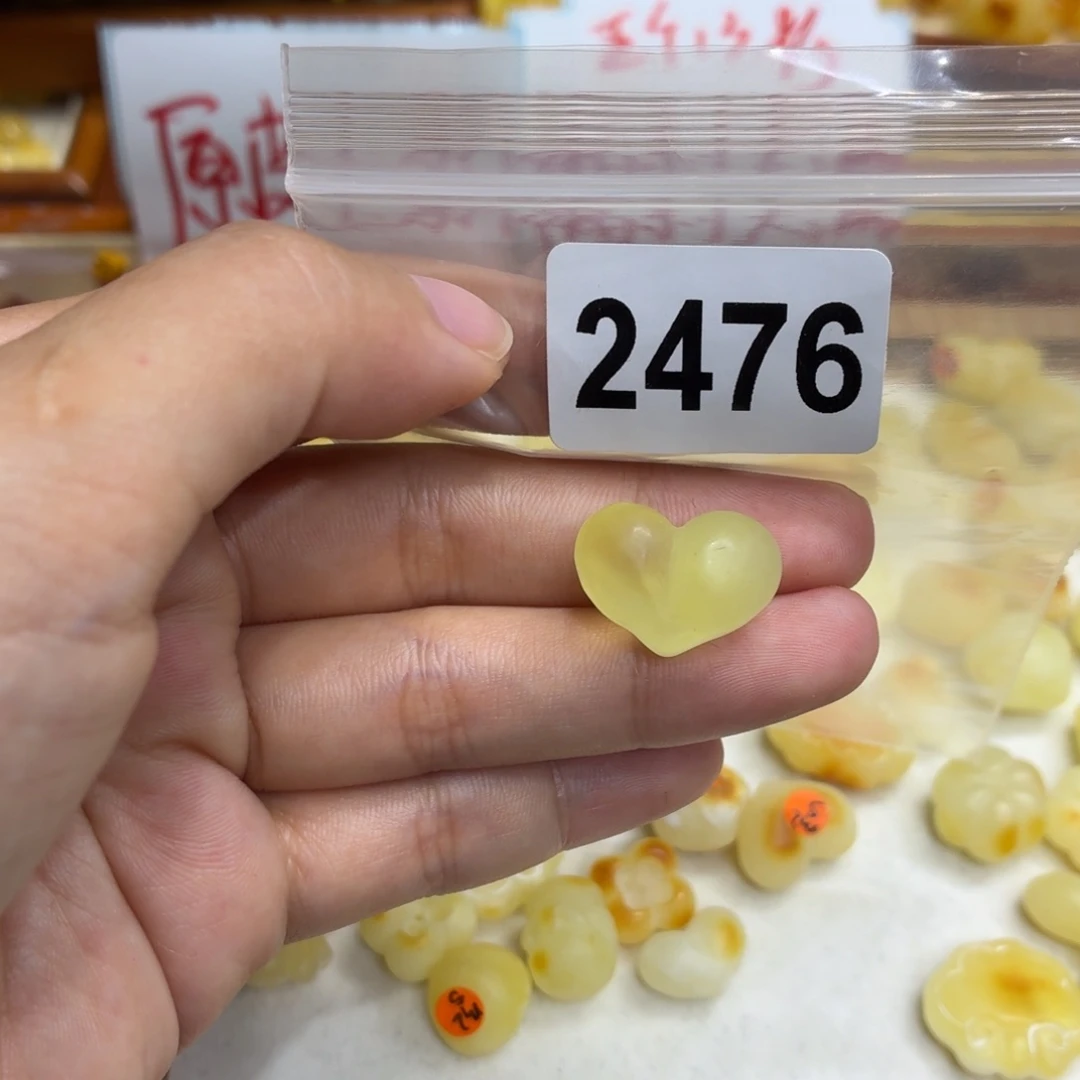 琥珀未镶嵌珠宝奇石