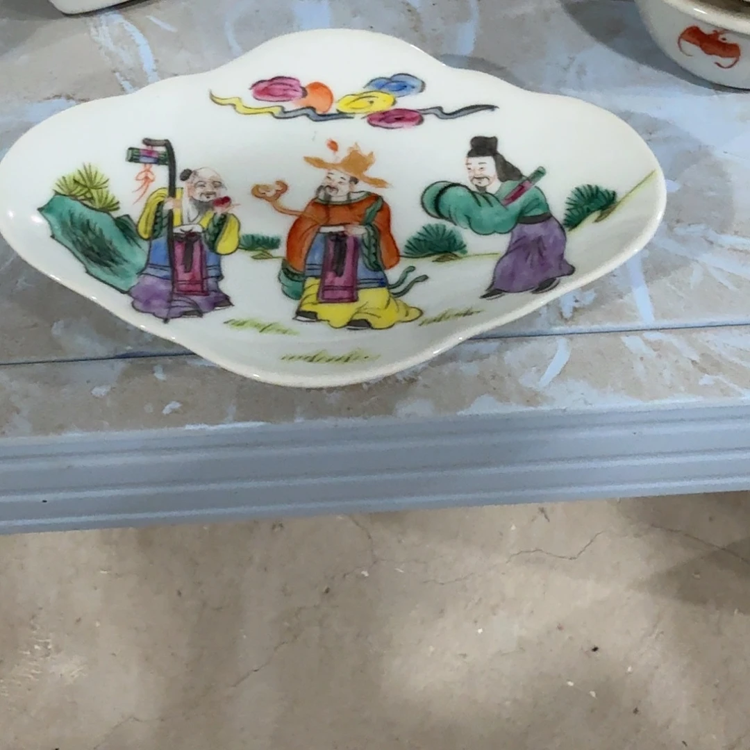 瓷片摆件等物品等都会自动消失