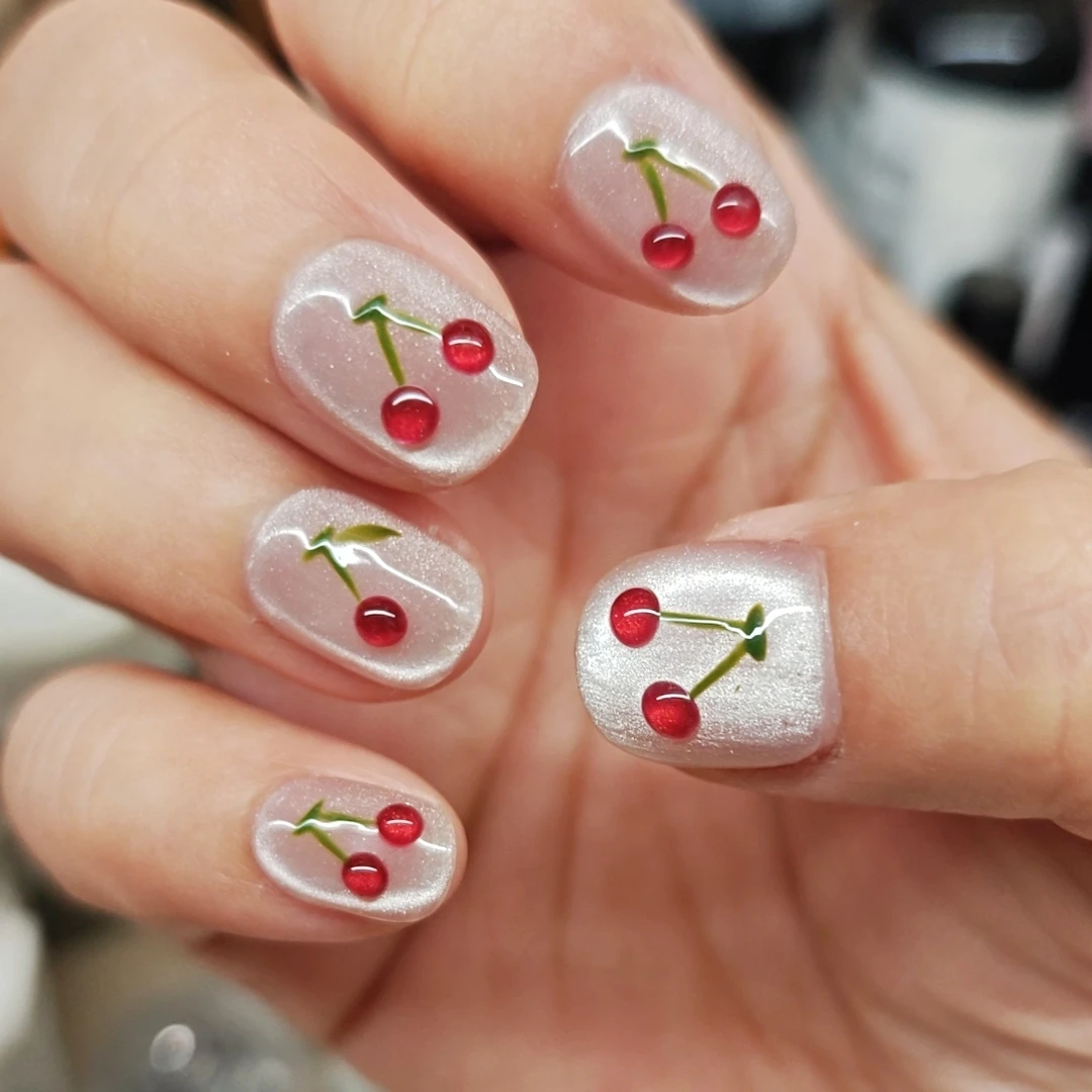 水果樱桃美甲纯手工制作短款穿戴甲ins手绘立体猫眼显白美甲贴