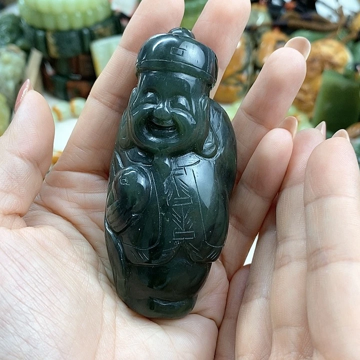 未镶嵌透闪石质玉挂件