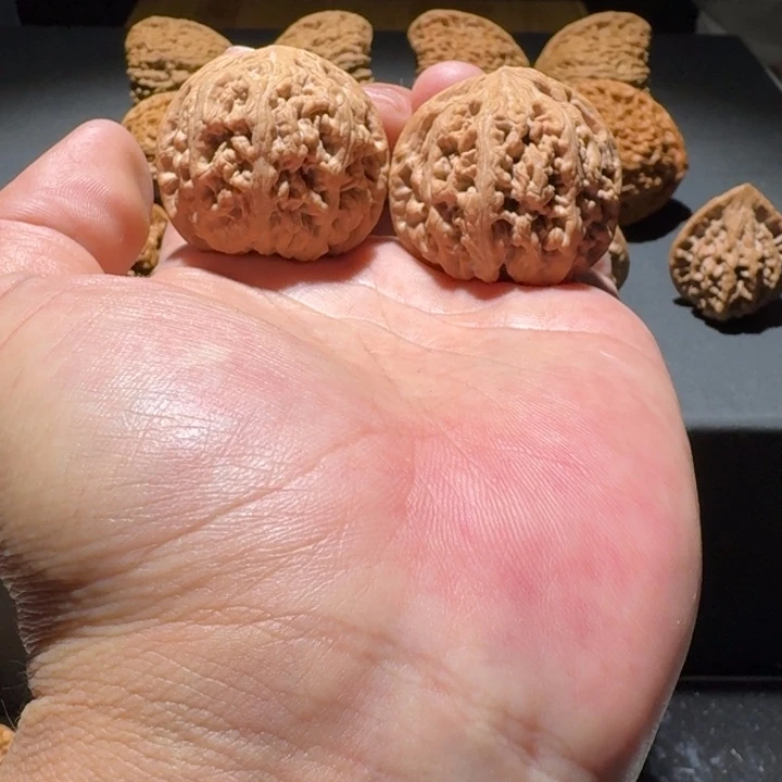 文玩核桃吊坠39.5大粗筋