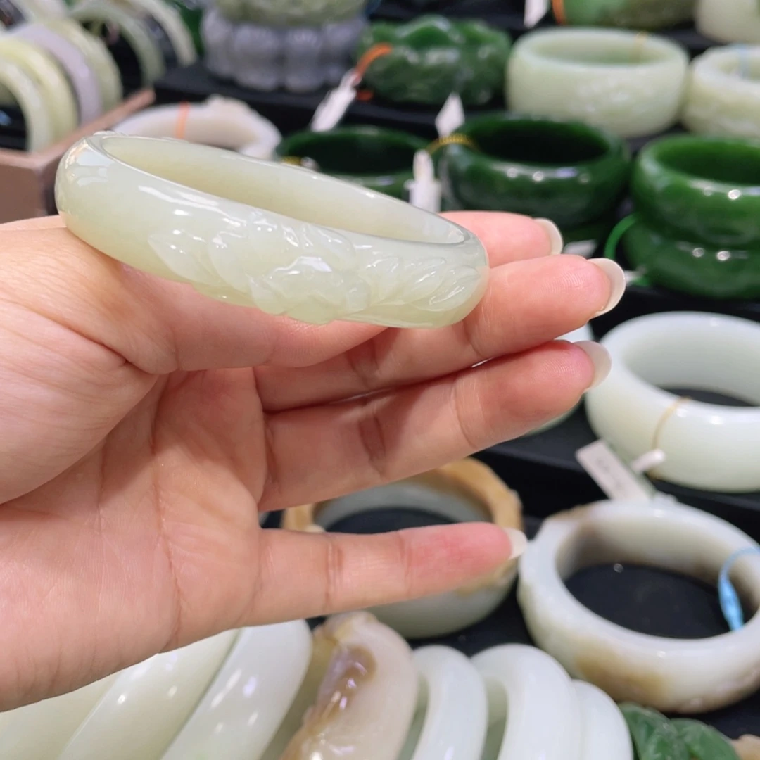 未镶嵌手镯和田玉