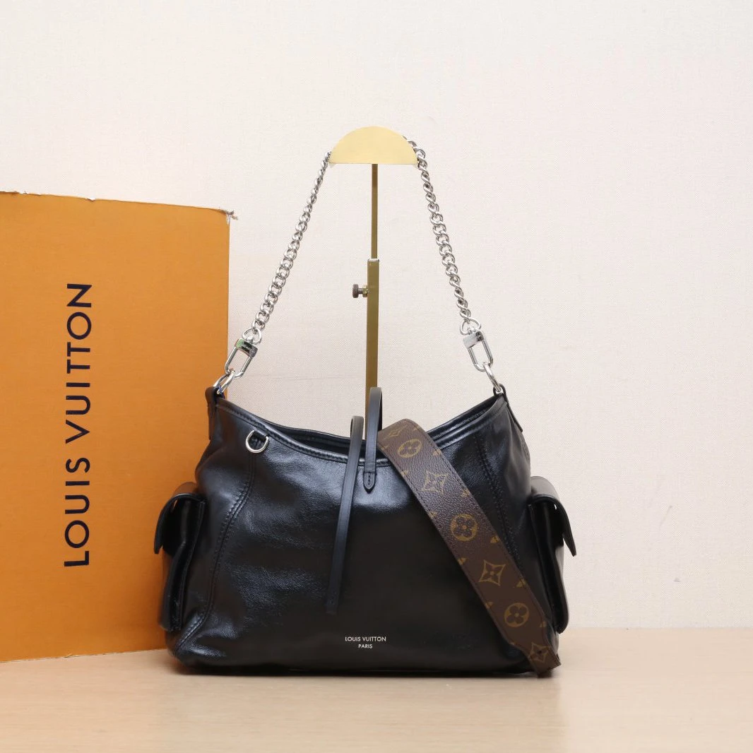 99新 LouisVuitton/路易威登 小花6枫Cargo 小号 黑色 银扣 芯片