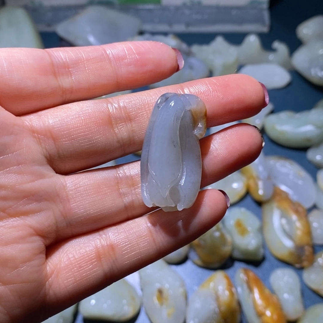 喜***得和田玉未镶嵌颈饰