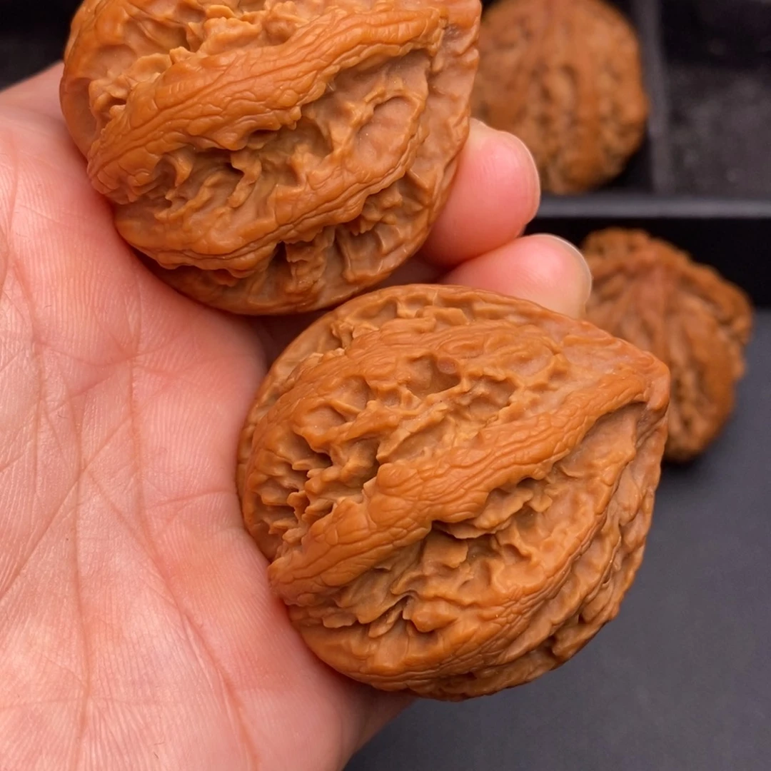 桃核把件秦岭野生核桃