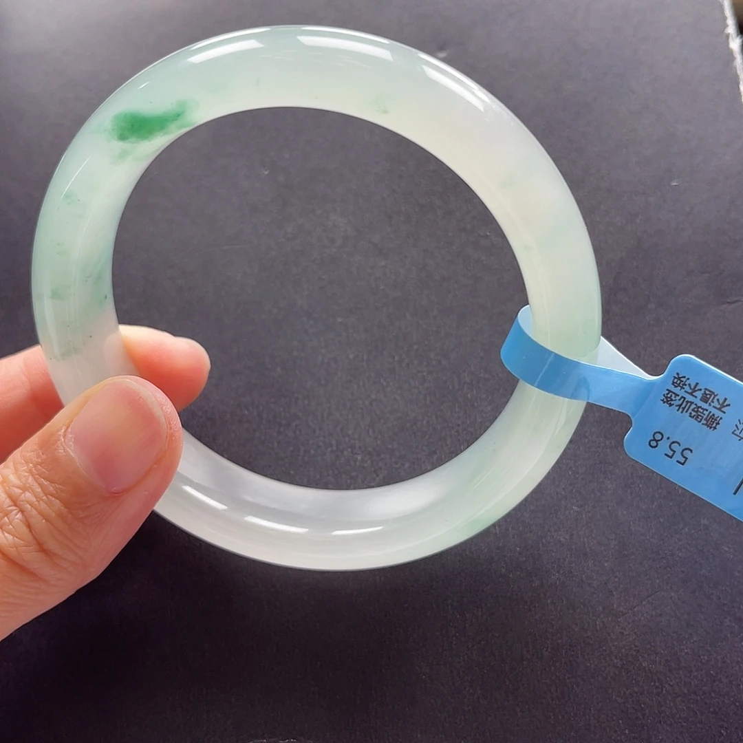 海***宝石英质玉未镶嵌手镯