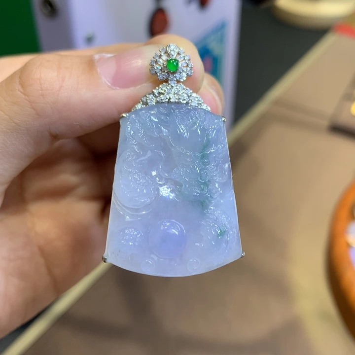 颈饰18K金镶嵌翡翠翡翠