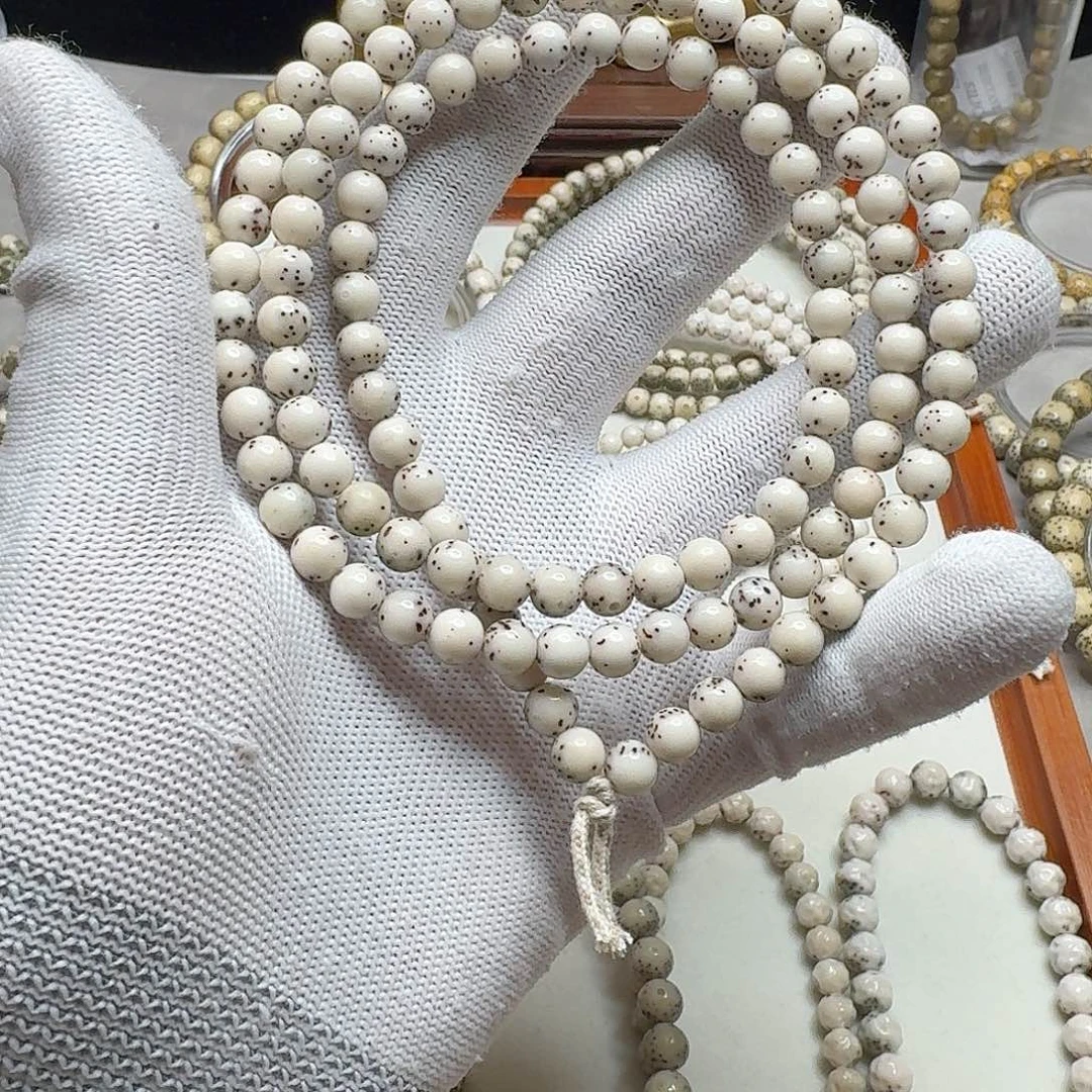 星月菩提手串石玉料7/7圆珠瓷白玉化料大留白小细星多圈
