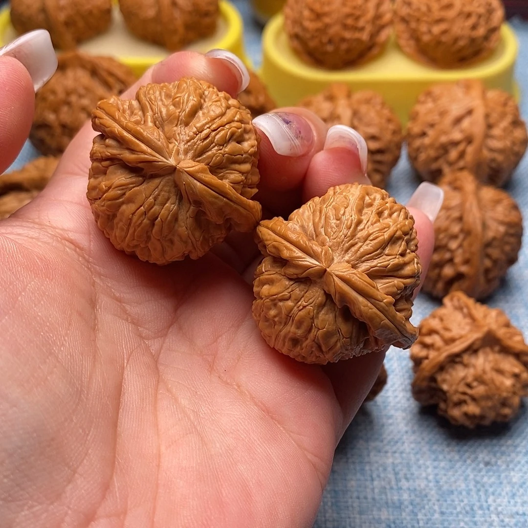 把件文玩核桃毕业粗棱白狮子38尺全品