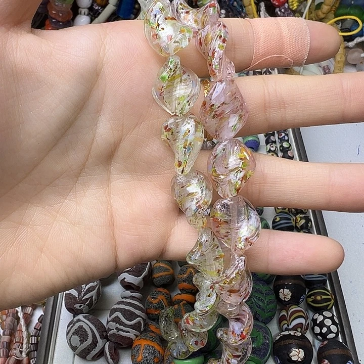 颈饰玻璃扭扭一条
