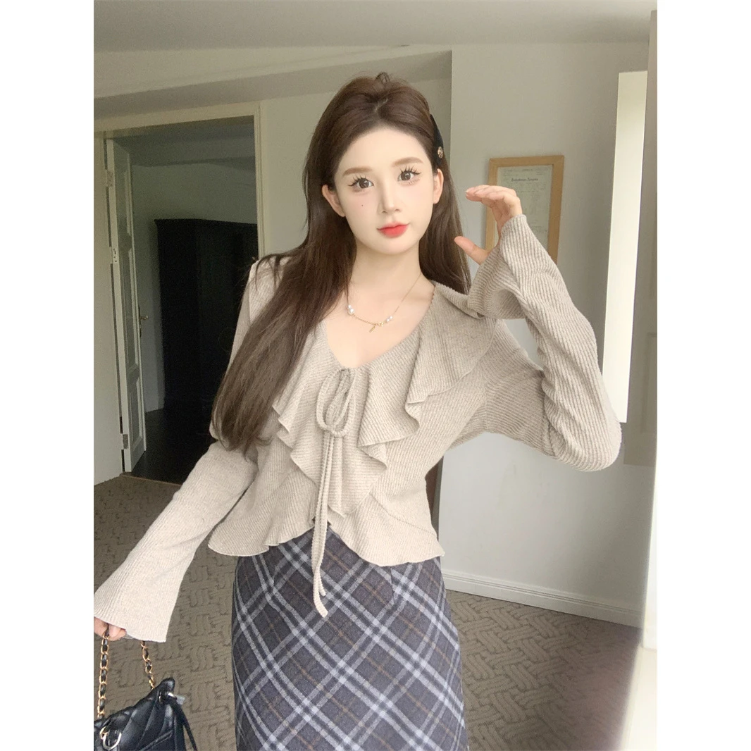 2024秋冬新款时尚百搭显瘦V领大码女装荷叶边长袖针织衫上衣8169