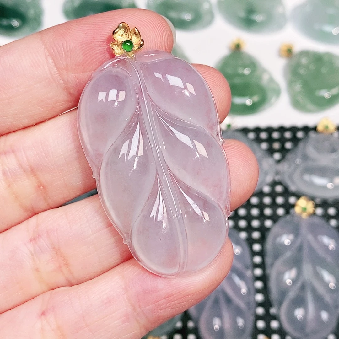 如***幻颈饰18K金镶嵌翡翠