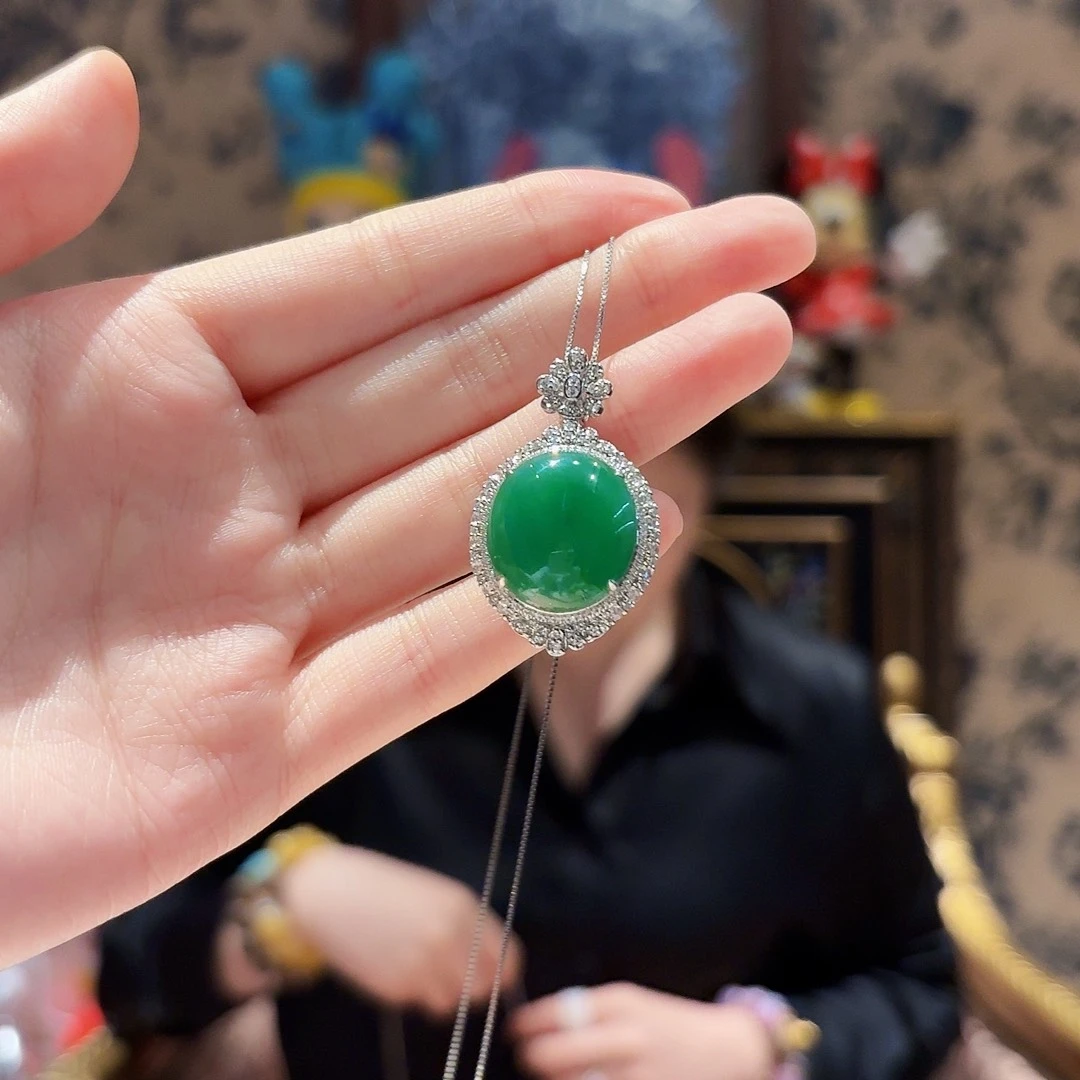 翡翠18K金镶嵌吊坠(赠链)