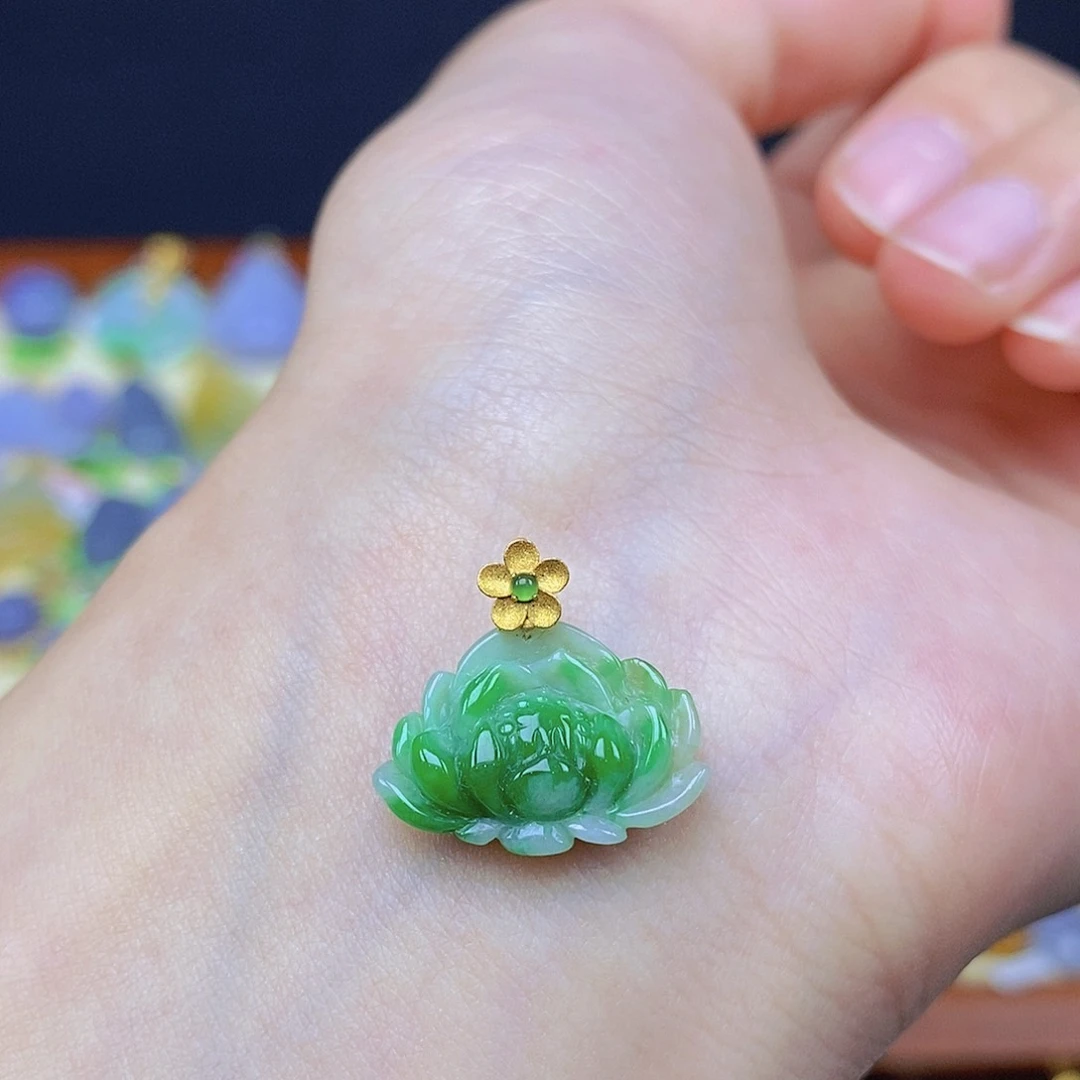 翡翠颈饰18K金镶嵌翡翠