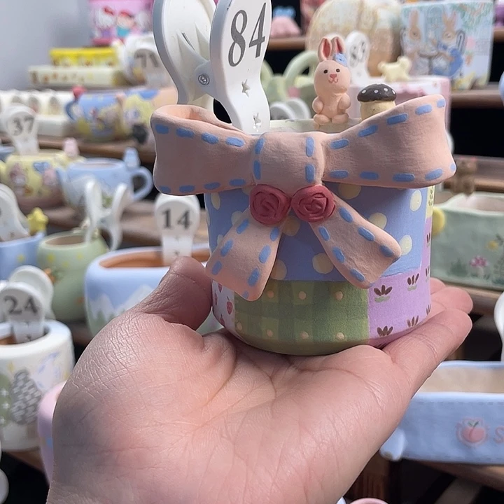 84……手工手绘花盆