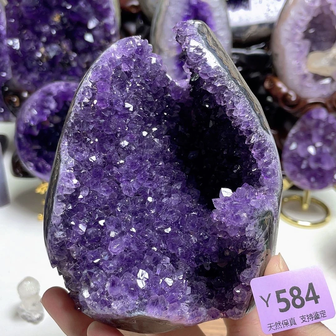 未镶嵌紫晶摆件晶洞
