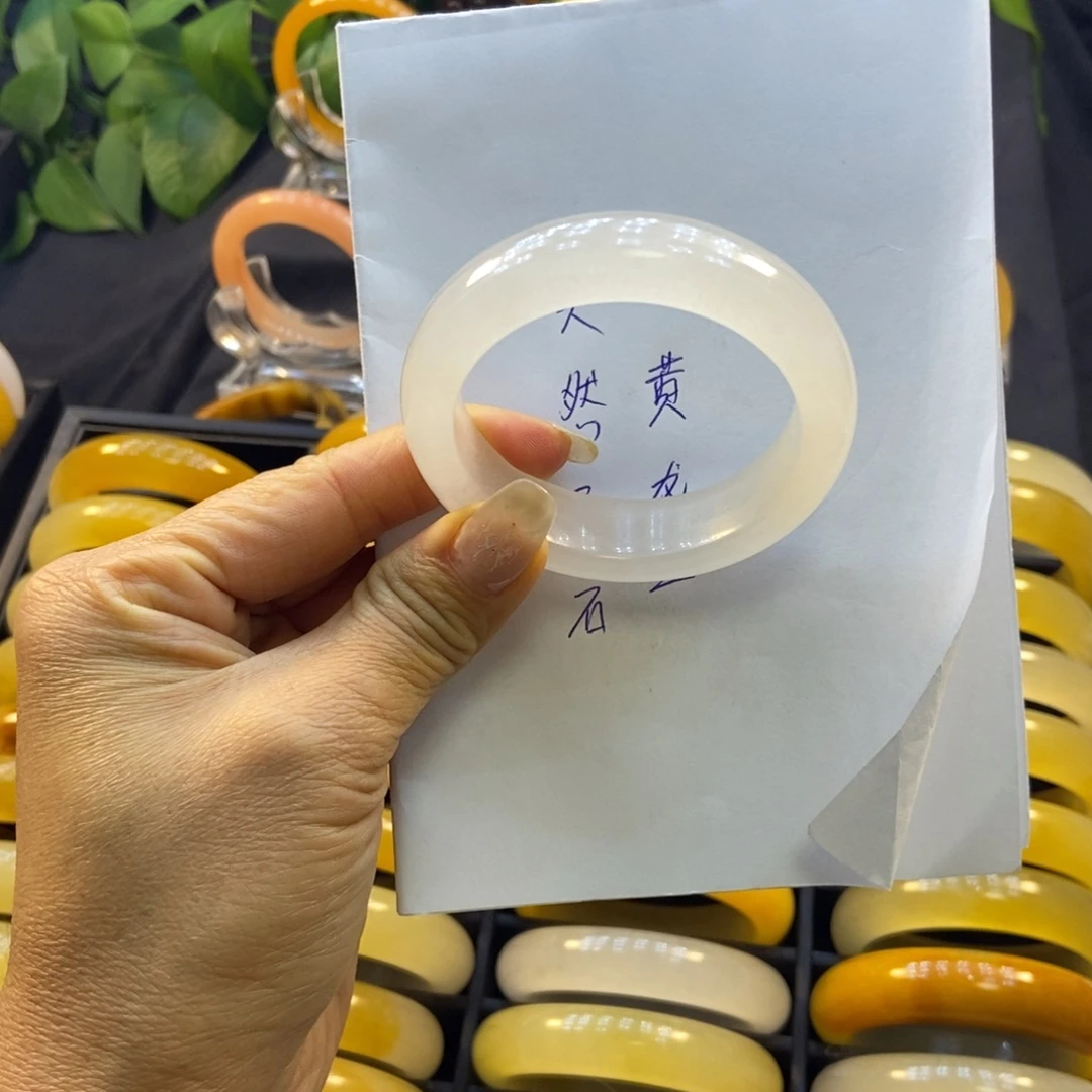 词***曲石英质玉（黄龙玉）未镶嵌手镯阳阳