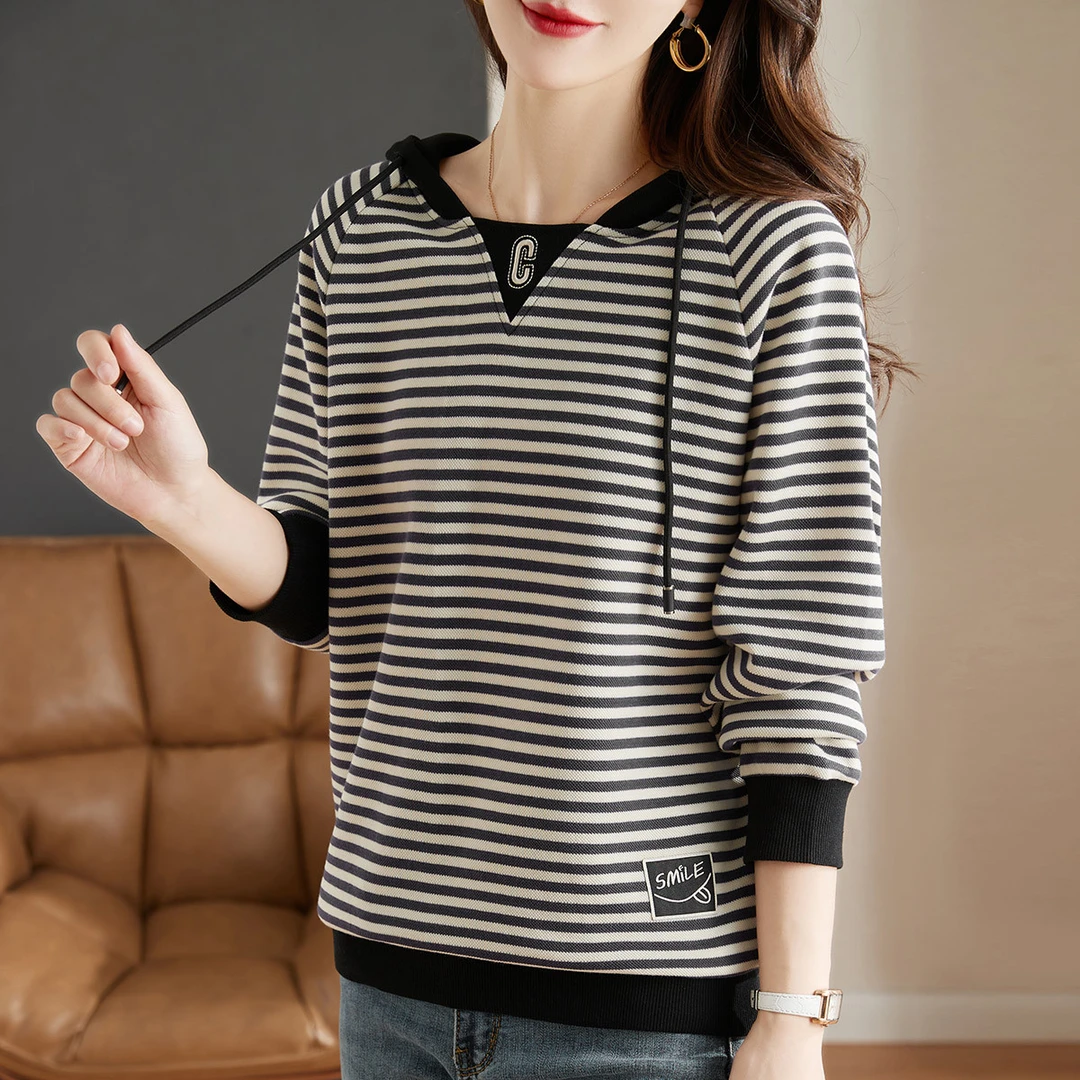 2025秋季条纹连帽时尚减龄显瘦卫衣套头上衣女
