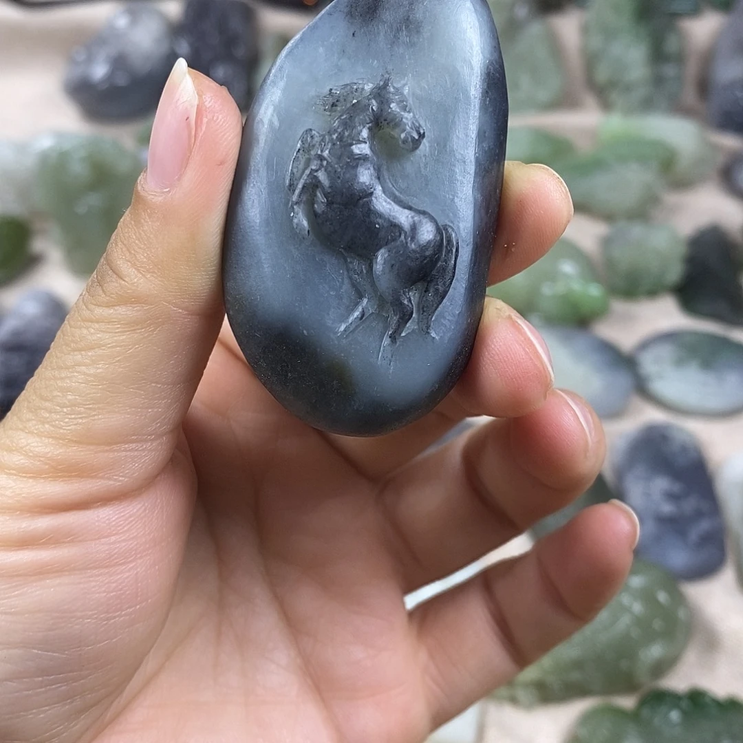 和田玉未镶嵌颈饰