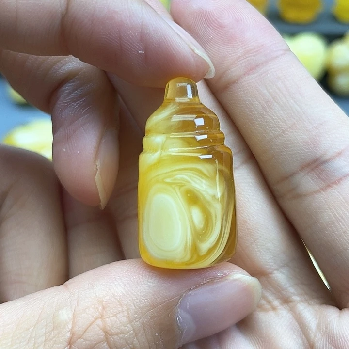 琥珀裸石未镶嵌蜜蜡