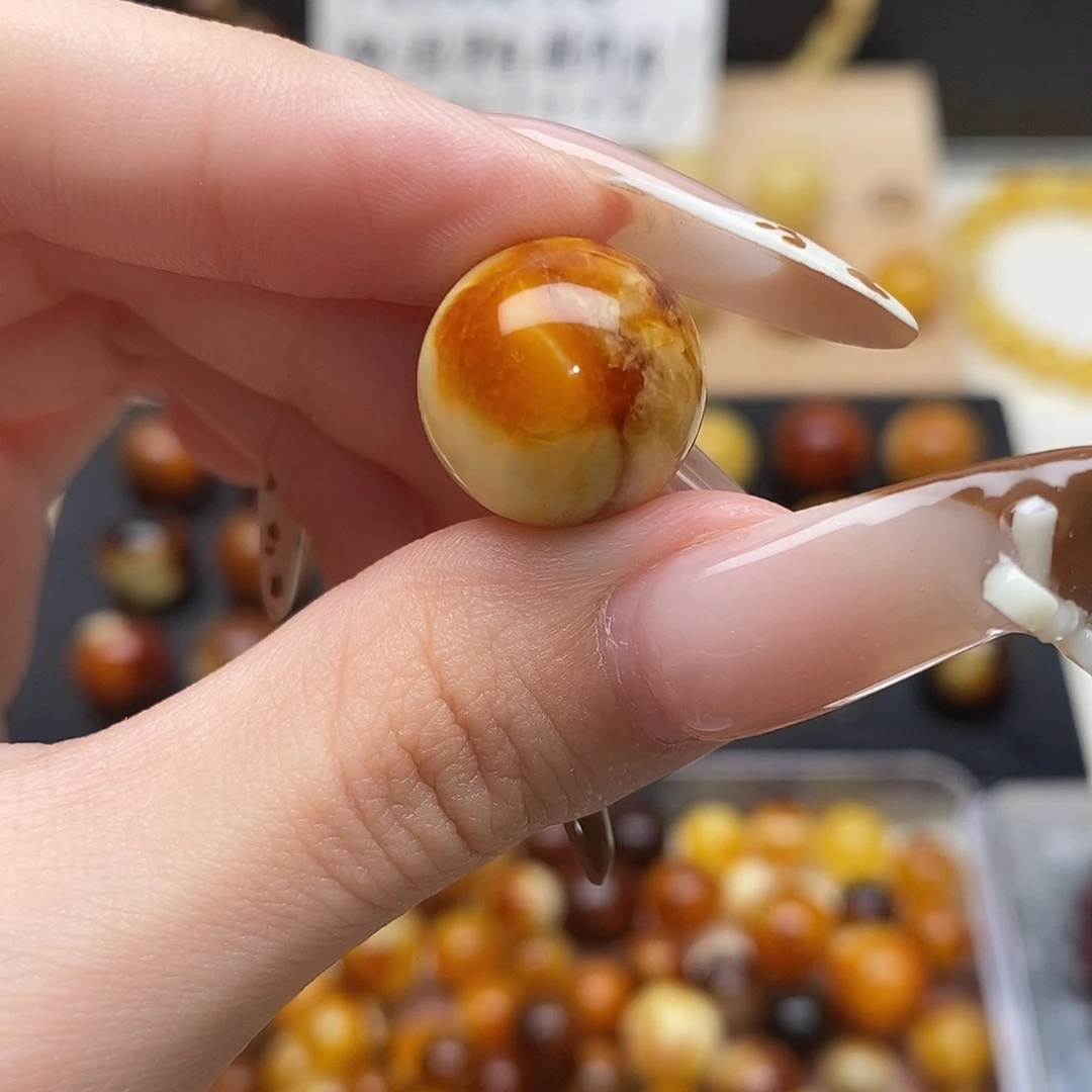 浮***沉虫珀未镶嵌裸石蜜蜡