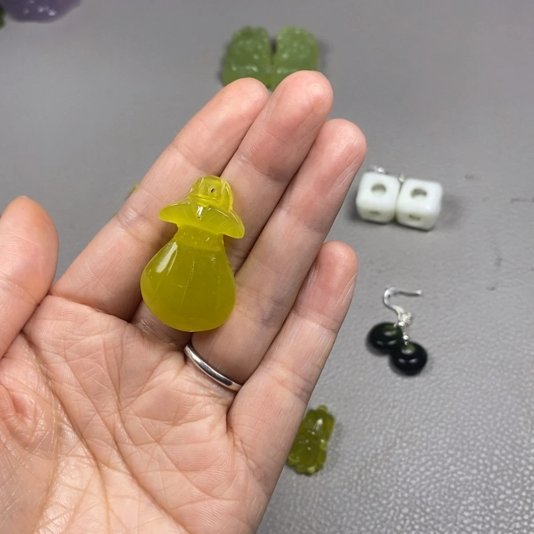 蛇纹石玉未镶嵌挂件耳饰耳环项链