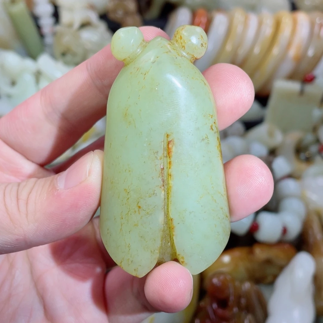 和田玉未镶嵌把件