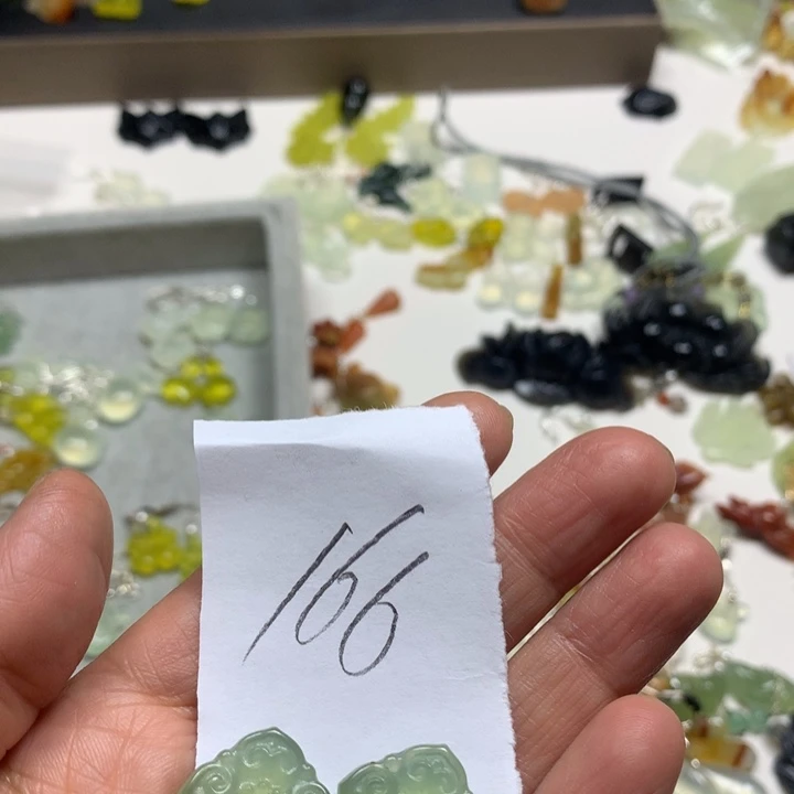 蛇纹石玉耳钉足银镀金镶嵌嗷***～