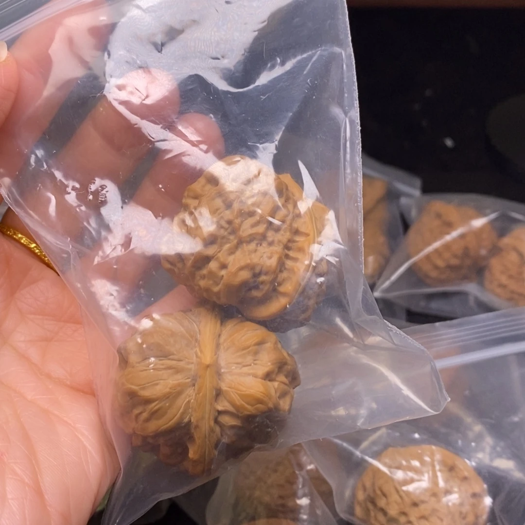 把件文玩核桃白狮