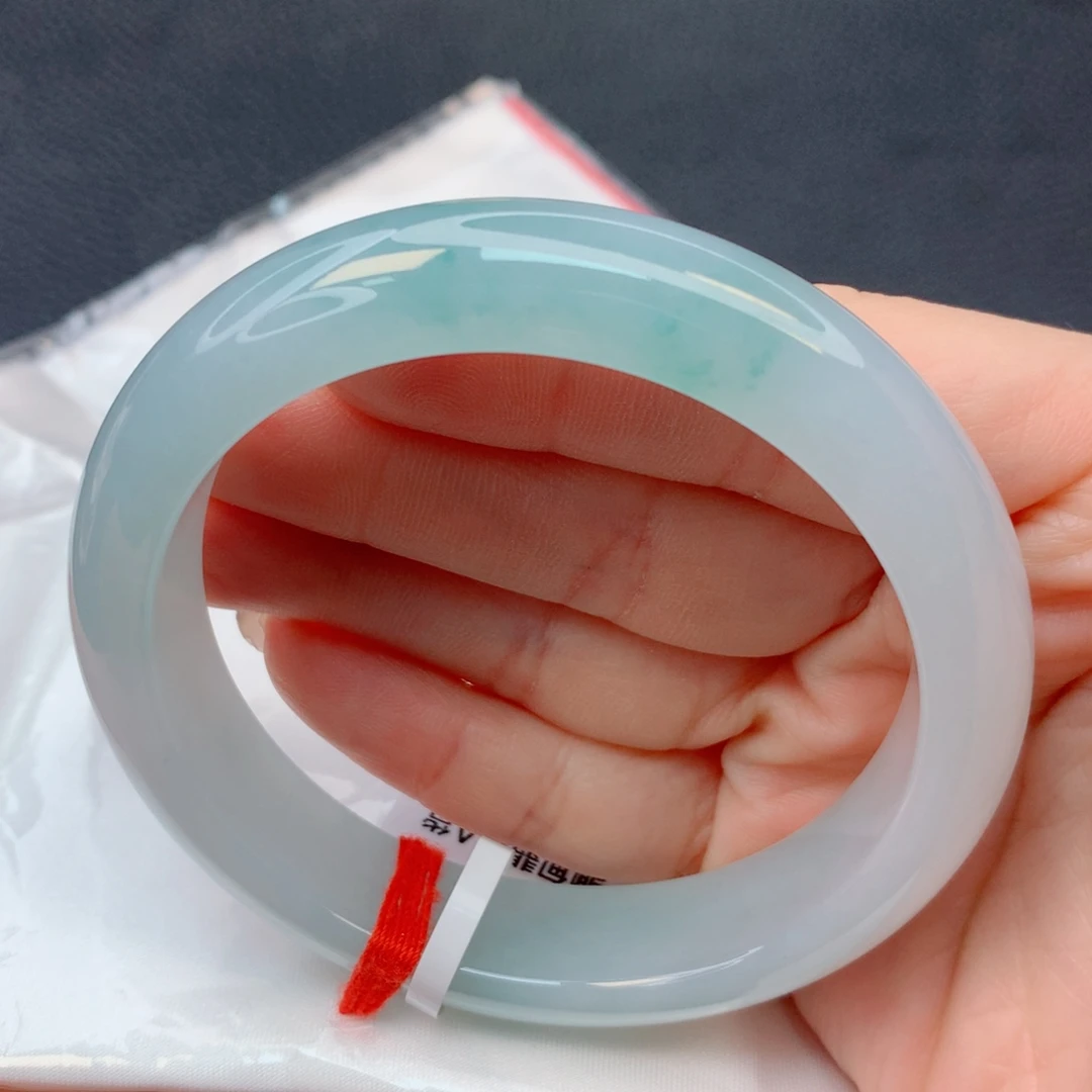 葡***宝翡翠未镶嵌手镯57.1冰胶飘花