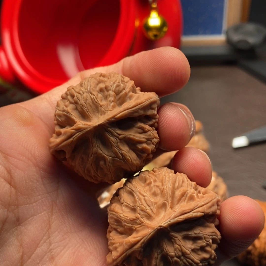 张***锤文玩核桃吊坠宫灯