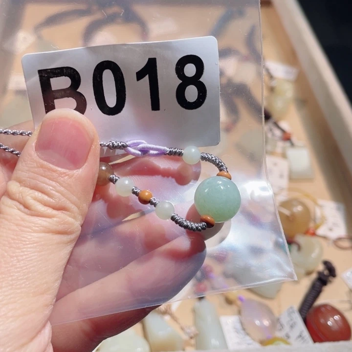 翡翠未镶嵌颈饰翡翠吊坠