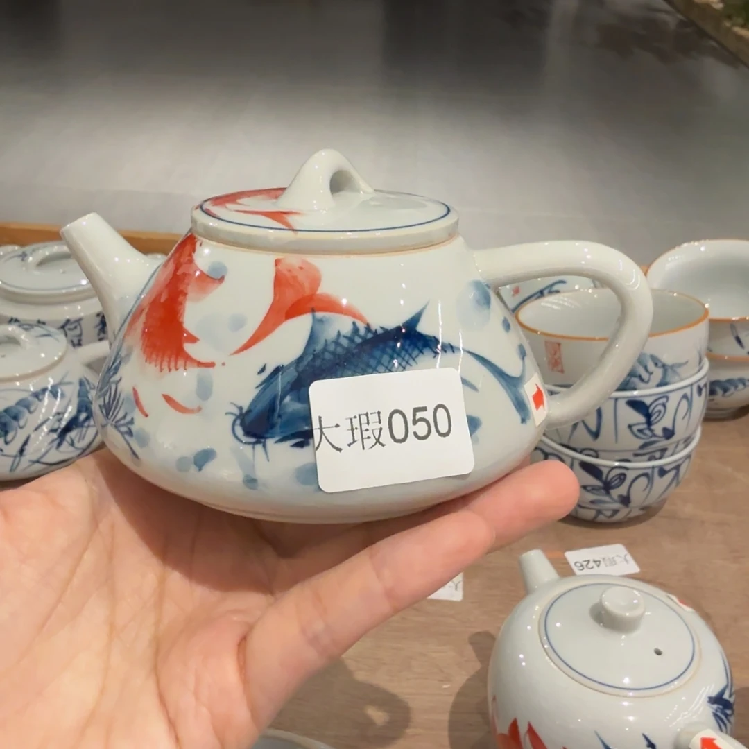 釉下手绘茶具微瑕