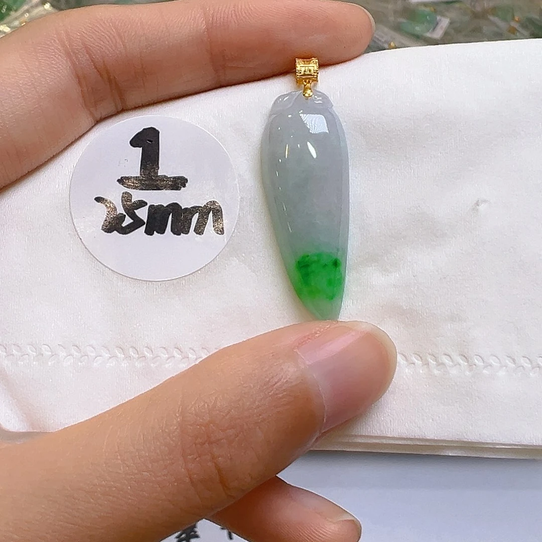 翡翠18K金镶嵌颈饰翡翠