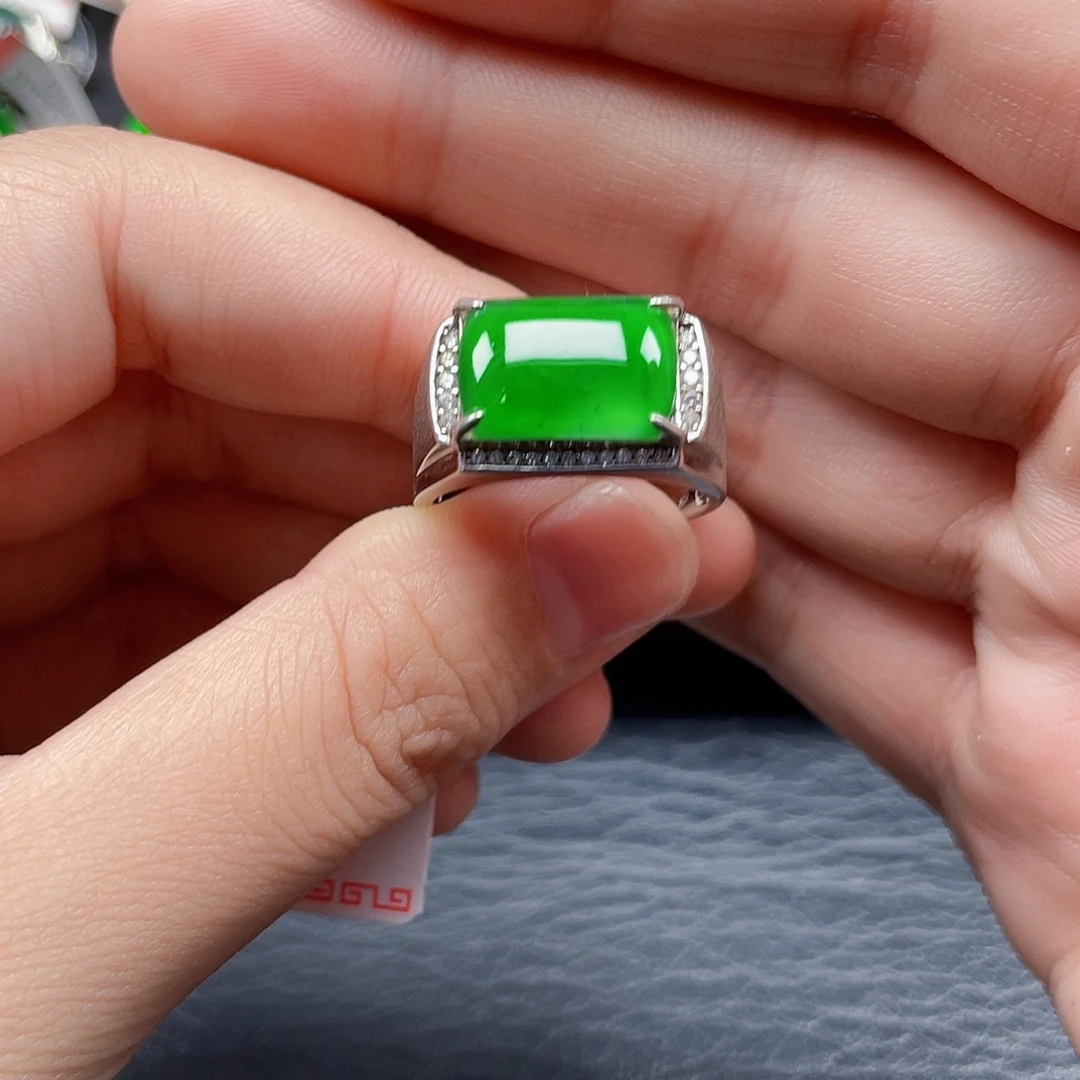 翡翠银S925镶嵌戒指没有运费险3736