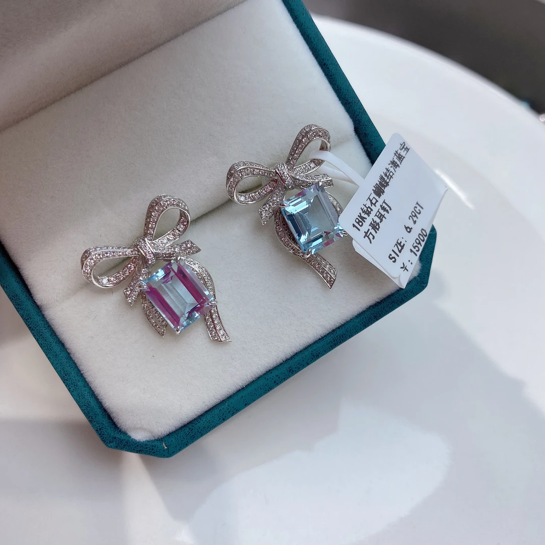 6.29ct长方形全净体海蓝宝18k金钻童梦蝴蝶结款耳钉