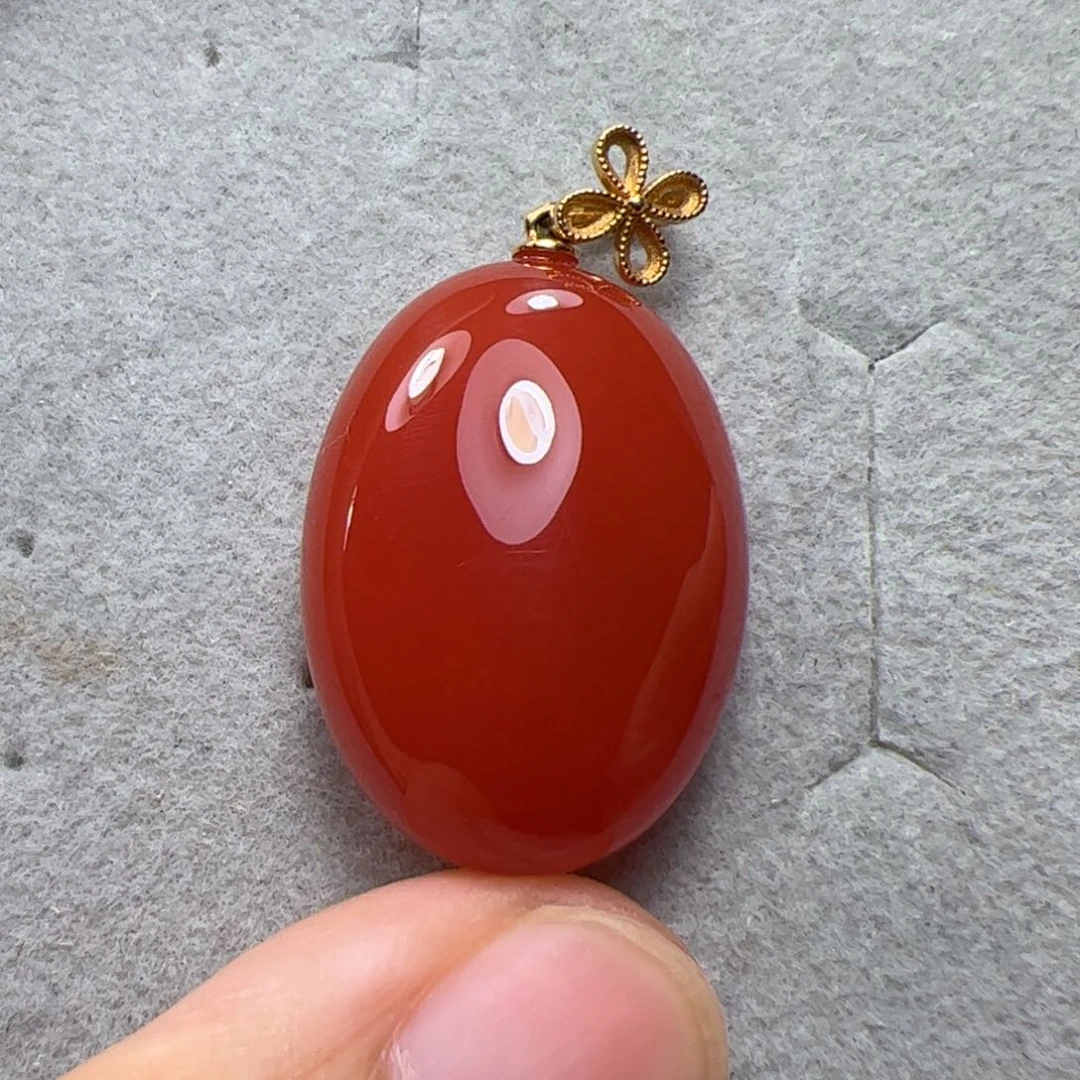 18K金镶嵌吊坠南红玛瑙
