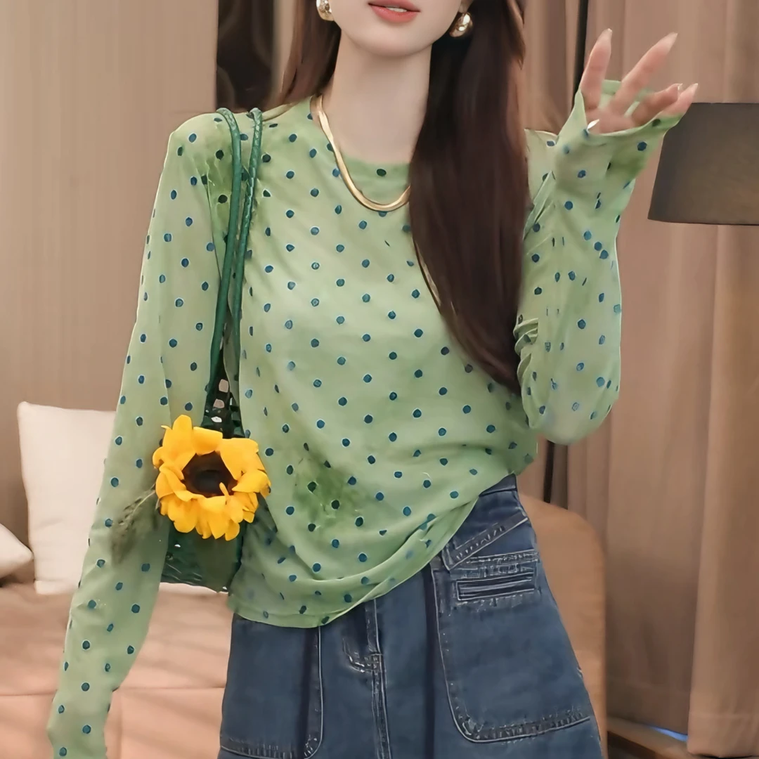 时尚绿色波点长袖圆领T恤女夏季2025年新款小众网纱防晒罩衫上衣