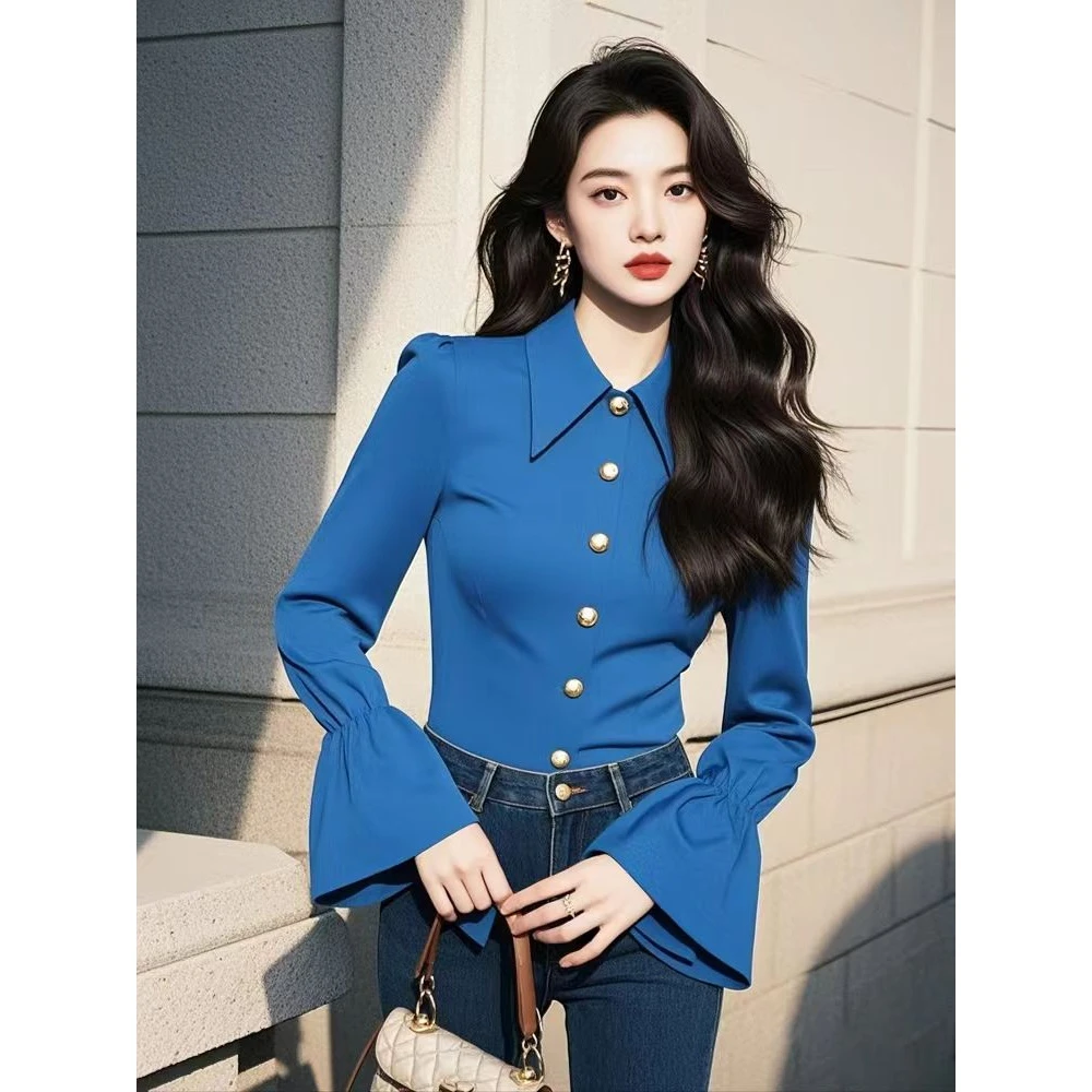 法式高级感气质喇叭袖上衣女2025春季独特漂亮超好看蓝色打底衬衫