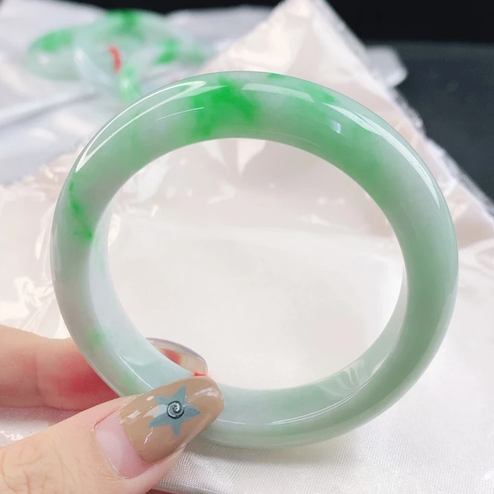 翡翠未镶嵌手镯缅甸53.7飘阳绿正圈