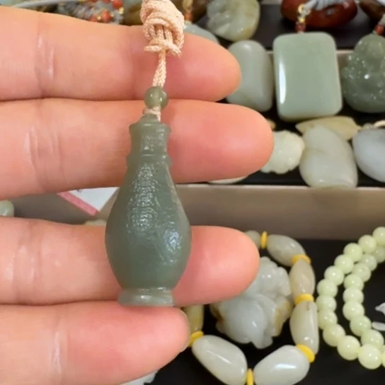 和田玉（糖玉）未镶嵌颈饰