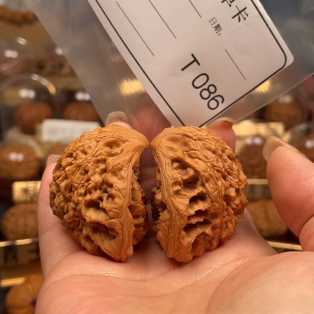 文玩核桃把件撒*®蛇王49。086